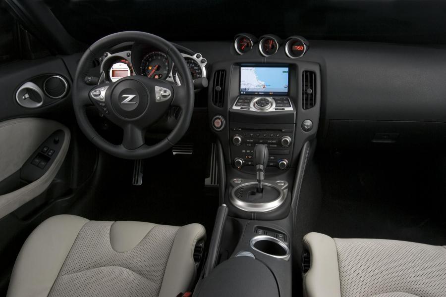  Nissan 370Z 2009 года  (фото 2 из 192)